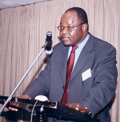 Photo of David Nalo delivering plenary address